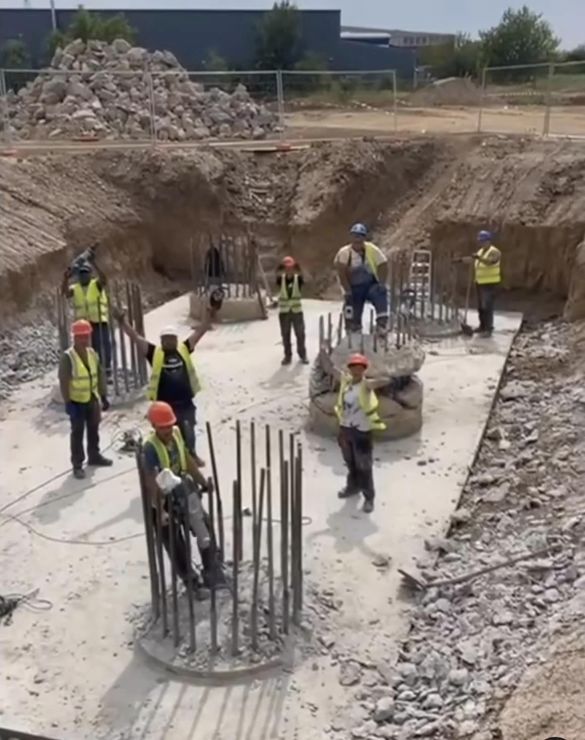 VIDEO&FOTO Constructorii chinezi primesc undă verde să lucreze în forță pe întreg lotul la prima și singura autostradă construită de ei în România 