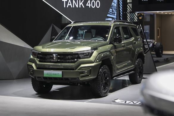 FOTO Chinezii nu renunță la motoarele termice: GWM lansează SUV-ul Tank 400 cu motor diesel