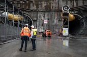 FOTO Grecii avansează puternic cu TBM-uri în al doilea cel mai lung tunel feroviar din România. "Este o capodoperă inginerească."