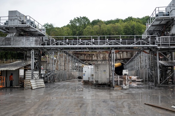 FOTO Grecii avansează puternic cu TBM-uri în al doilea cel mai lung tunel feroviar din România. 