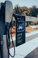Ieftinirea automobilelor electrice va stimula cererea în Europa, prognozează un ONG