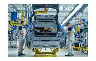 Sindicatele auto din Italia anunță grevă totală timp de o zi din cauza scăderii dramatice a producției de mașini. România a depășit deja Italia în ultimii doi ani, cu cele două fabrici, Dacia și Ford