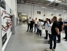 FOTO Chinezii care au cumpărat pachetul majoritar la Leoni, cu fabrici în România, au vizitat fabricile din Bistrița și Arad