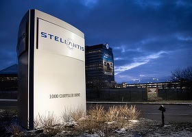 Stellantis își revizuiește în scădere obiectivele financiare, din cauza „deteriorării contextului auto global”