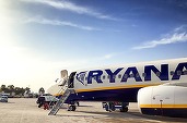 FOTO Motorul unui avion Ryanair a luat foc pe un aeroport, înainte de decolare. Au fost oprite toate zborurile