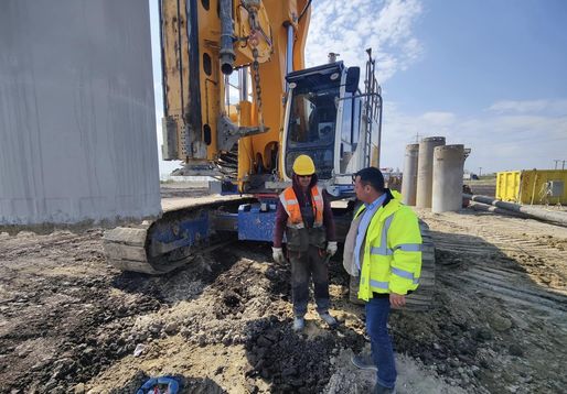 VIDEO Autostrada A7 - Constructorii turci au adus peste 150 muncitori pentru a lansa un nou tronson de autostradă în România. Unde au ajuns astăzi cu lucrarea