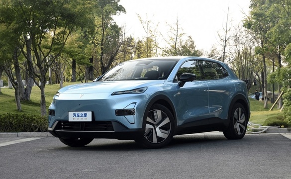 FOTO Brandul chinez care dă peste cap toate regulile: motorul electric este mai ieftin decât cel hibrid