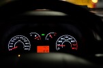 FOTO ANUNȚ Șoferii își pot înlocui becurile cu filament de la mașină cu unele LED. Ce avantaje aduc