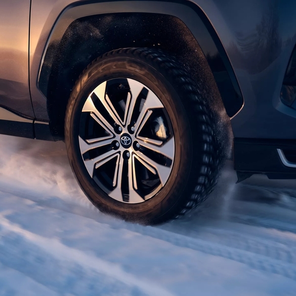 De ce este esențială echiparea de iarnă a mașinii tale? Toyota București Sud îți oferă soluția!