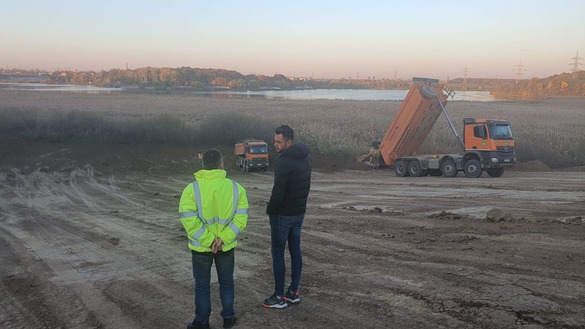 FOTO Umbrărescu a intrat cu lucrările la Autostrada Bucureștiului în zona protejată