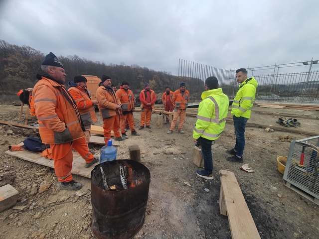 FOTO&VIDEO Umbrărescu a primit ajutor din Bosnia și pregătește forajul la „tunelurile pentru urși”