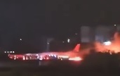 VIDEO Un avion de pasageri rusesc a luat foc la Antalya