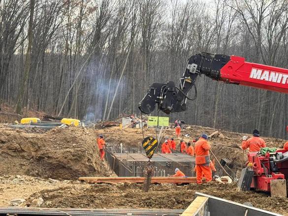 FOTO&VIDEO Constructorii români au primit ajutor din Bosnia și lansează lucrările la marile „tuneluri pentru urși” de pe autostradă