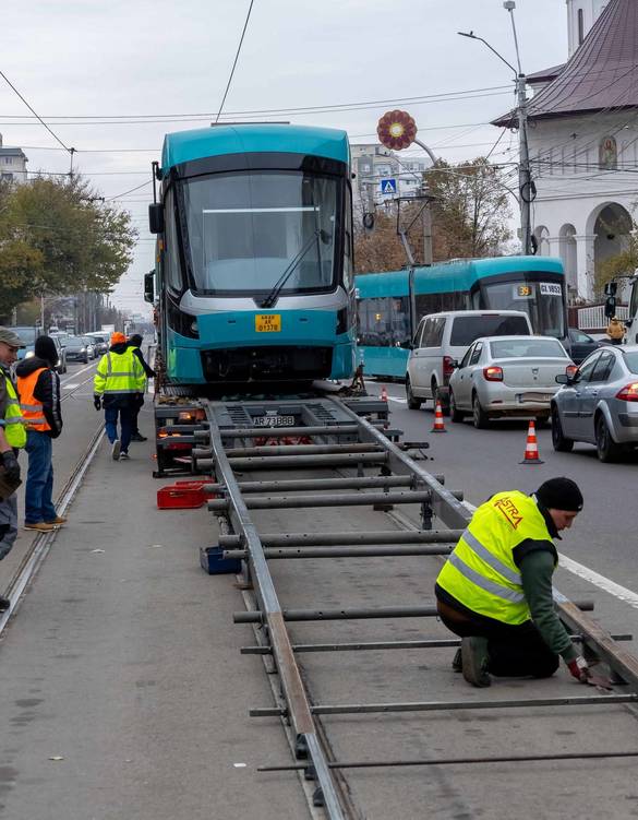 FOTO Primul tramvai din noul lot de 10 a ajuns la Galați