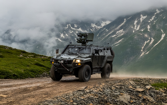 FOTO Otokar a semnat cu România un contract masiv pentru furnizarea de autovehicule 4x4 tactice blindate 