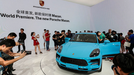 Porsche închide o treime din dealerii din China