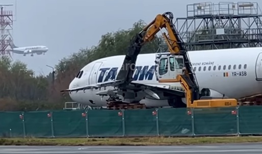 VIDEO Un avion TAROM, trimis la dezmembrare în Spania 