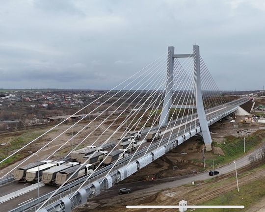 FOTO Podul hobanat de pe Drumul de Centură al Galațiului, teste de rezistență înaintea inaugurării