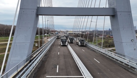 FOTO Podul hobanat de pe Drumul de Centură al Galațiului, teste de rezistență înaintea inaugurării