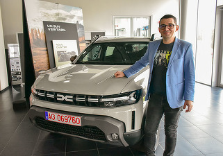 Dacia a atins un număr record de clienți online. Procesul de achiziție, integral pe smartphone: test în realitate virtuală și plată online inclusiv cu finanțare