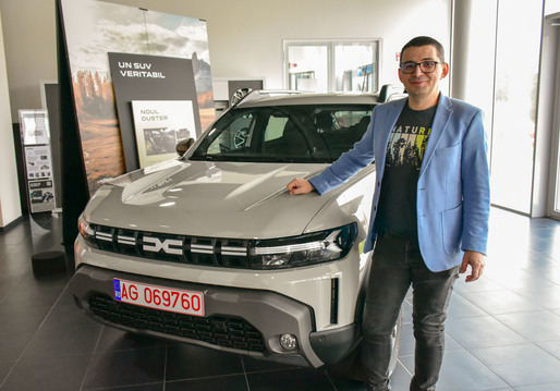 Dacia a atins un număr record de clienți online. Procesul de achiziție, integral pe smartphone: test în realitate virtuală și plată online inclusiv cu finanțare