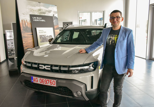 Dacia a atins un număr record de clienți online. Procesul de achiziție, integral pe smartphone: test în realitate virtuală și plată online inclusiv cu finanțare