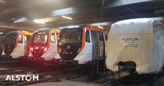 FOTO Un nou tren de metrou Alstom a ajuns în depoul Metrorex. "În ordine alfabetică: Giurgiu, Ilfov, Sălaj, Teleorman, Sibiu. Nu este o lecție de geografie!"