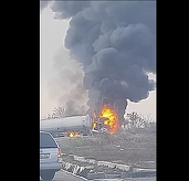 VIDEO Trafic blocat pe DN 72, după ce o cisternă cu GPL a fost implicată într-un accident de circulație. Incendiu cu flacără deschisă și degajare mare de fum