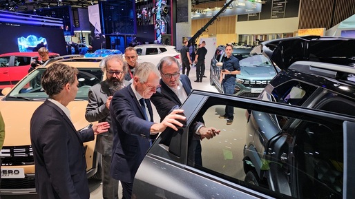 Stellantis, Toyota, Ford, Mazda și Subaru se aliază într-un plan cu Tesla