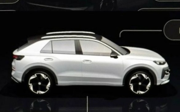 FOTO SPION Primele imagini neoficiale cu noul VW T-Roc, cel mai vândut SUV din Europa