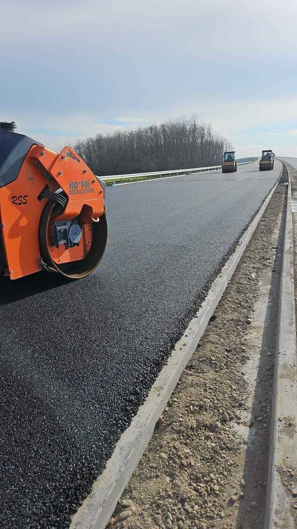 FOTO Grecii progresează rapid spre finalizarea autostrăzii A0 Sud Lot 3, cu un pasaj impresionant 