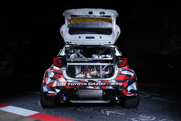 FOTO Toyota nu renunță la motoarele pe benzină: va testa un nou propulsor de 2.0 litri pe Yaris