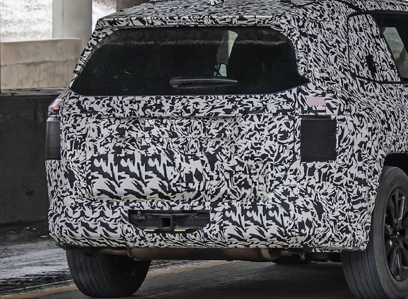 FOTO SPION Noua generație Toyota RAV4, surprinsă în timpul testelor