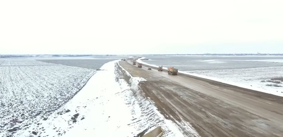 FOTO Lucrări pe Autostrada Moldovei. Grindeanu: Se lucrează pe toate loturile secțiunii Bacău-Pașcani. Stadii fizice între 23% și 27%