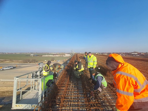 VIDEO&FOTO Grecii aproape au terminat un lot la Autostrada Bucureștiului