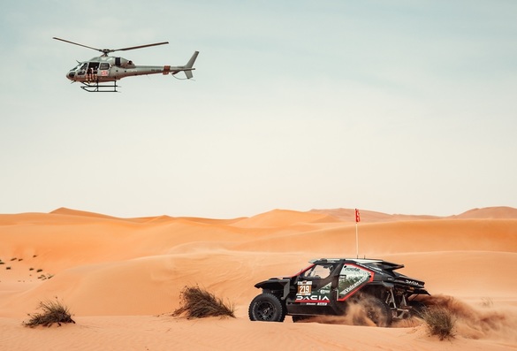 FOTO Sebastian Loeb obține prima victorie pentru Dacia, în Raliul Abu Dhabi, noua aventură după performanța din Raliul Dakar