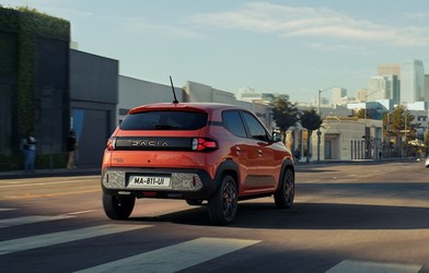 ULTIMA ORĂ Dacia Spring a depășit vânzările Tesla Model 3 și revine în Top 10 Electric. Veste proastă pentru Tesla: Model Y nu mai este cel mai vândut automobil electric din Europa