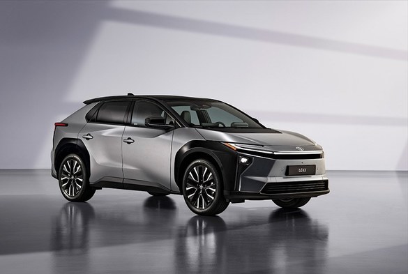 FOTO Toyota a lansat versiunea electrică a lui C-HR în Europa