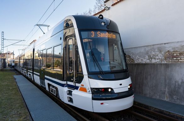 FOTO A fost lansat cel mai lung tramvai din lume