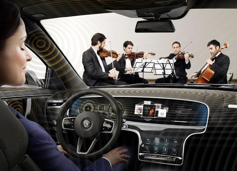 FOTO Dacia - primul posibil client Continental pentru tehnologia Ac2ated, cu sunete transmise direct de ecranul navigației