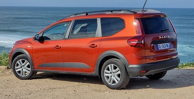 FOTO Uzina Dacia din România a produs Jogger-ul cu numărul 250.000 pentru un client din Germania