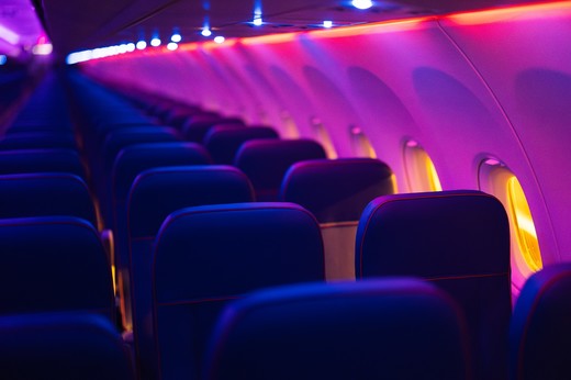 FOTO Wizz Air ajunge la 100 milioane pasageri în România și lansează vouchere surpriză 