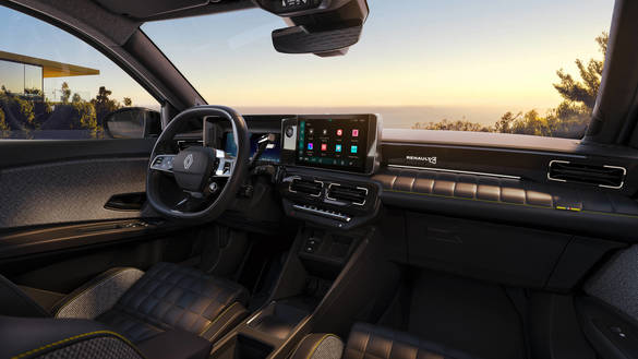 FOTO Renault deschide comenzile pe piața din România pentru micul SUV electric R4 E-Tech