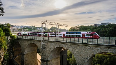 FOTO Trenuri vechi de peste 30 ani din Luxemburg, aduse în România