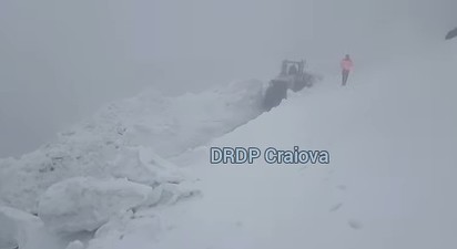 VIDEO A început deszăpezirea pe Transalpina