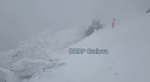 VIDEO A început deszăpezirea pe Transalpina