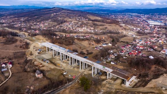 VIDEO&FOTO Austriecii de la PORR au deschis la autostrada Sibiu-Pitești o nouă 