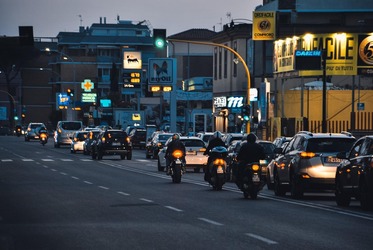 Comisia Europeană anunță o revizuire cuprinzătoare a normelor UE privind siguranța rutieră și înmatricularea vehiculelor