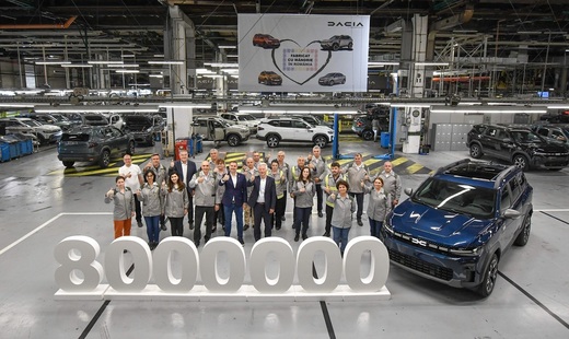 FOTO Dacia a produs mașina cu numărul 8 milioane în uzina din Mioveni, un Bigster indigo