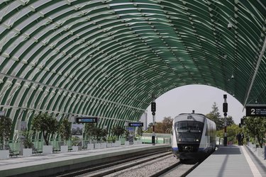 Bulgaria vrea să lanseze un tren de transfer pe linia Ruse – Aeroportul București